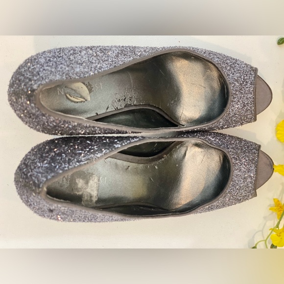 NINE WEST brand shoes women size 8.5 US, brilliant sparkling Gray. - Picture 5 of 5